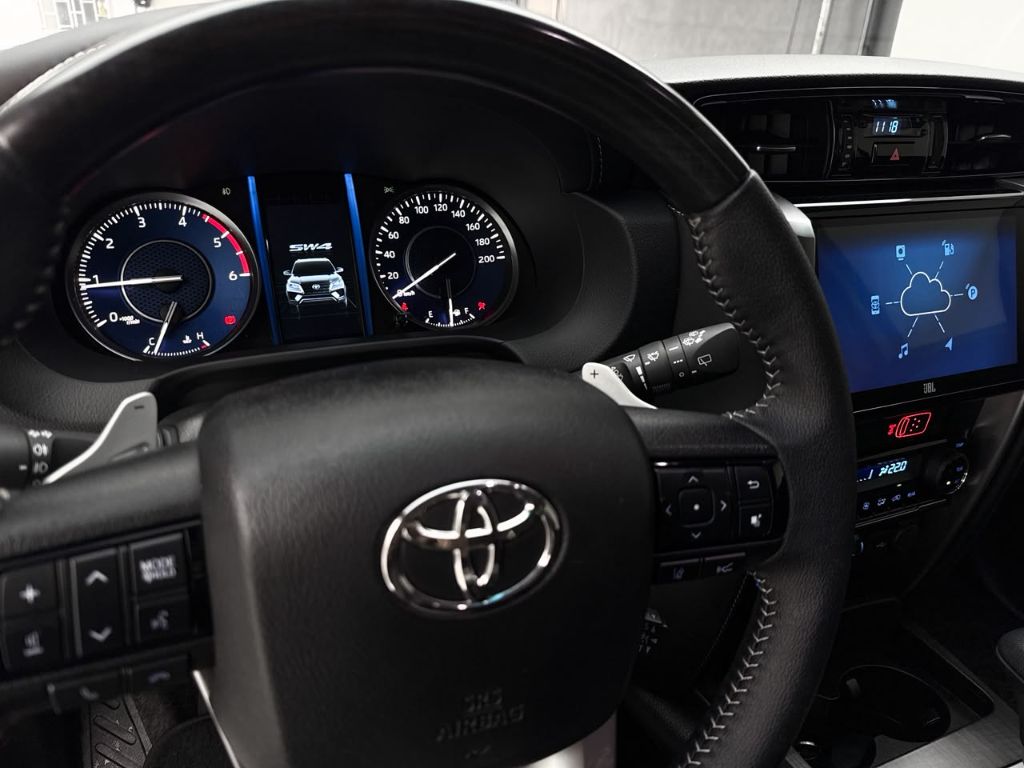 Hilux SW4 SRX Plat. 4x4 2.8 TB Die. Aut. — foto 23