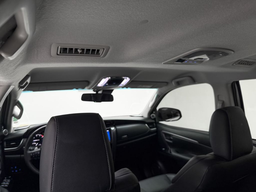 Hilux SW4 SRX Plat. 4x4 2.8 TB Die. Aut. — foto 17