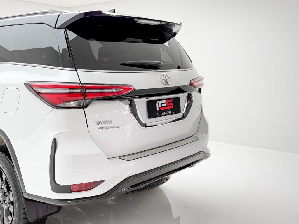 Hilux SW4 SRX Plat. 4x4 2.8 TB Die. Aut. — foto 9