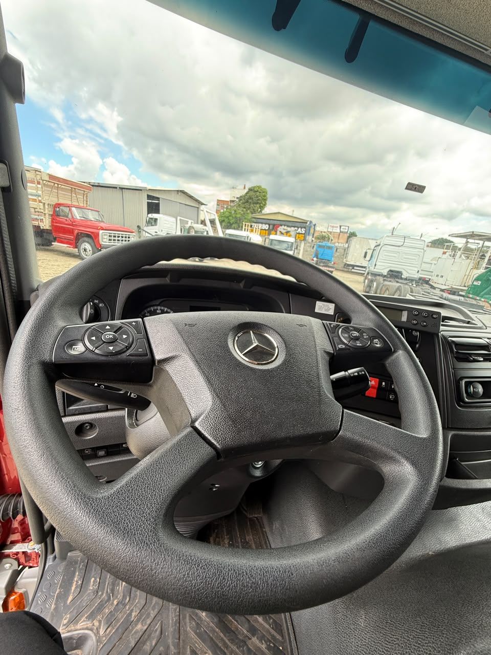 MB ATEGO 2429 - BAÚ — foto 17