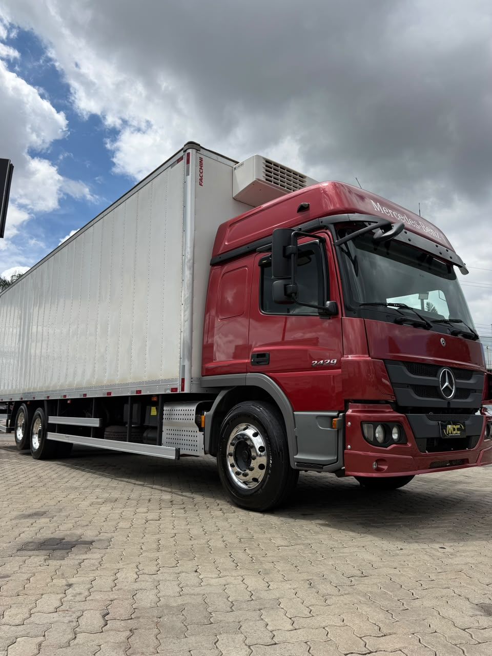 MB ATEGO 2429 - BAÚ — foto 6