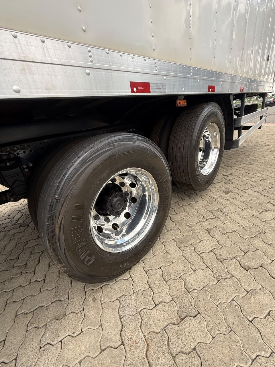 MB ATEGO 2429 - BAÚ — foto 13
