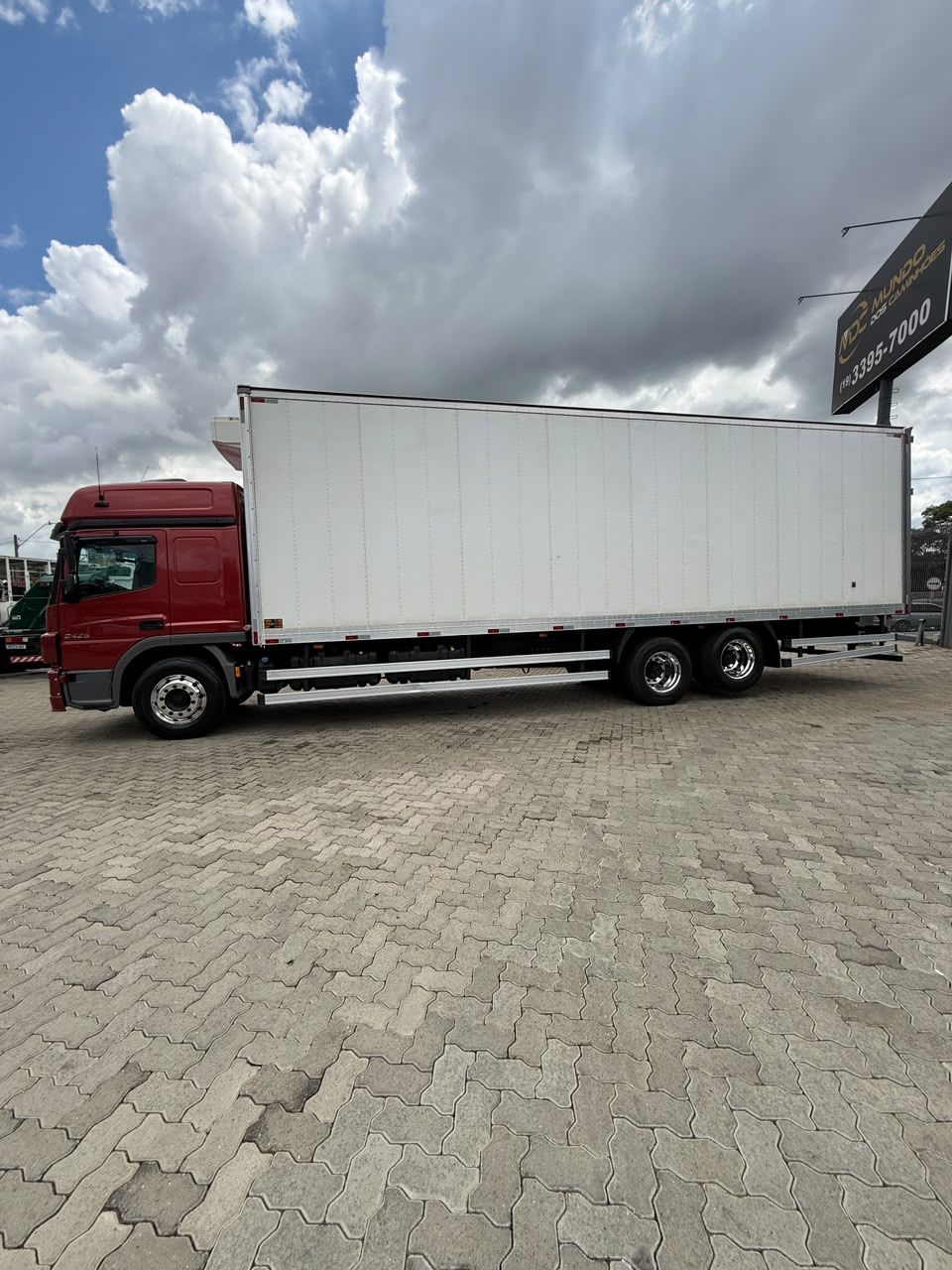 MB ATEGO 2429 - BAÚ — foto 5