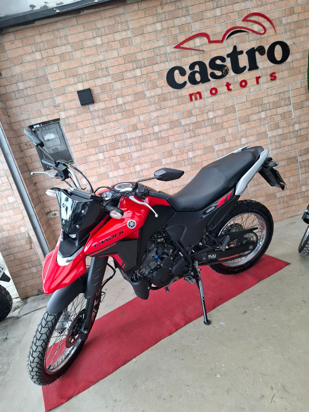 XTZ 250 LANDER CONNECTED — foto 1