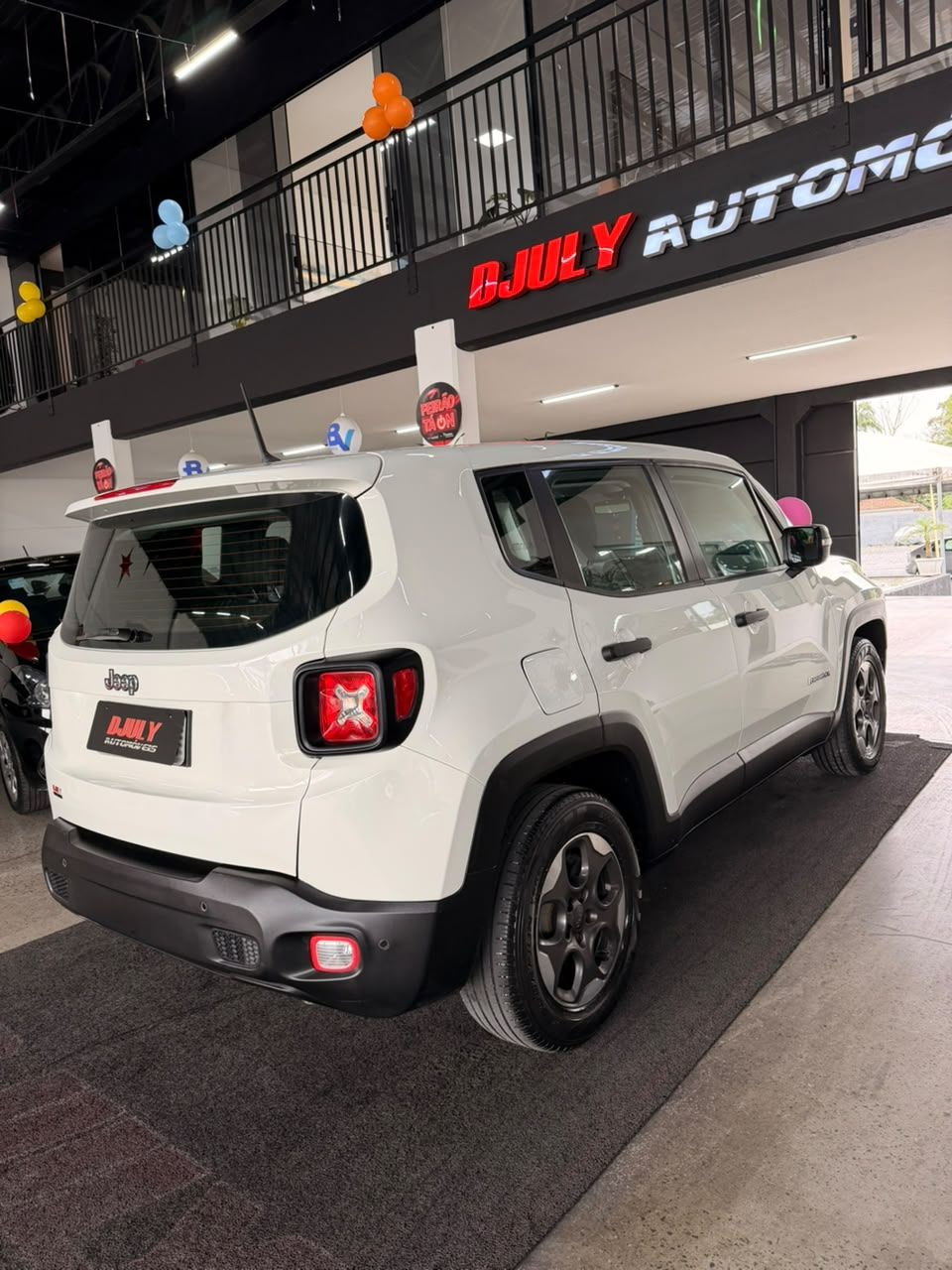 Renegade Sport 1.8 4x2 Flex 16V Mec. — foto 9