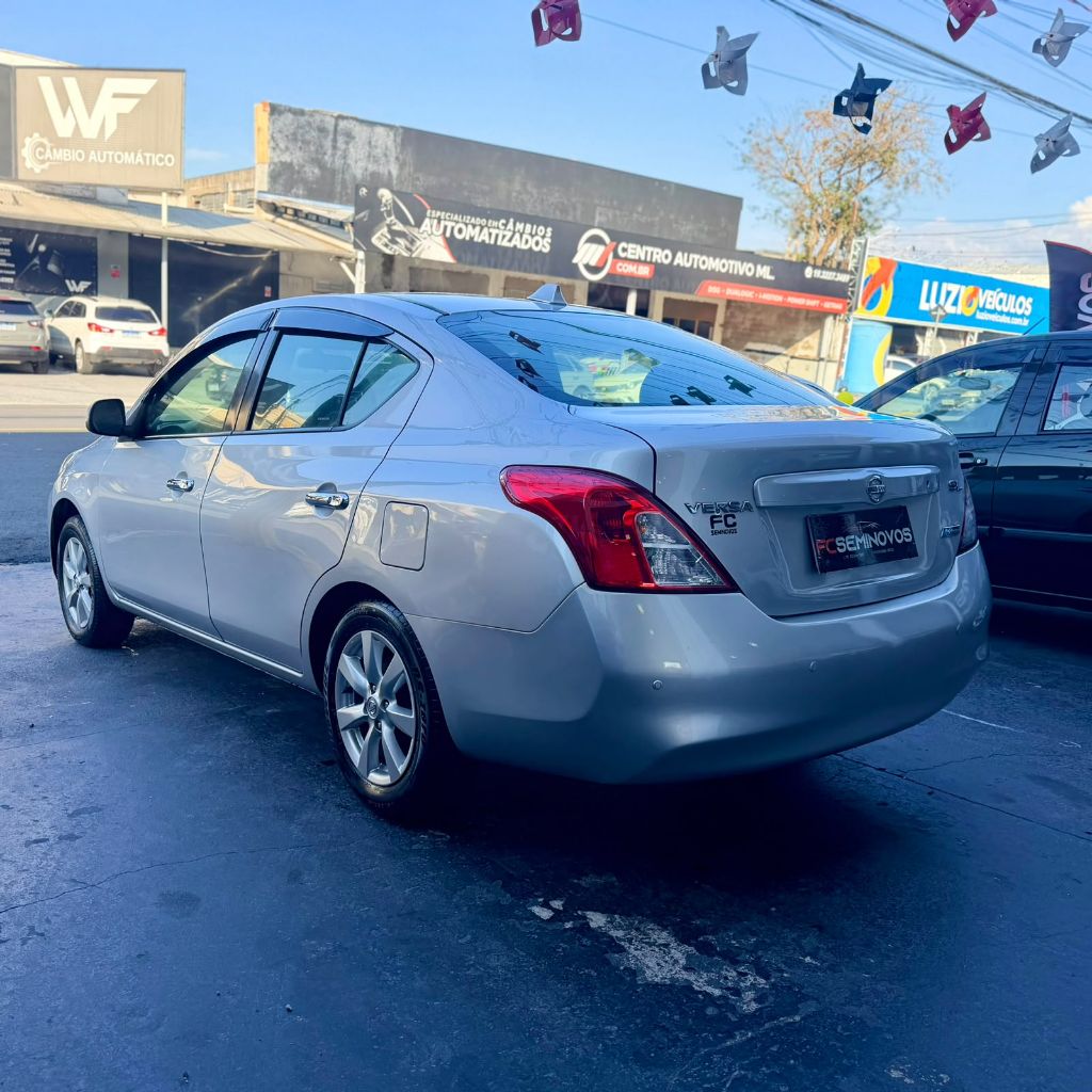 VERSA SL 1.6 16V Flex Fuel 4p Mec. — foto 5
