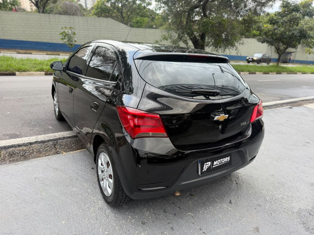 ONIX HATCH LT 1.0 8V FlexPower 5p Mec. — foto 6