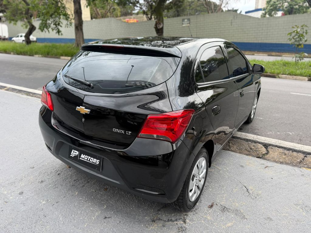 ONIX HATCH LT 1.0 8V FlexPower 5p Mec. — foto 4