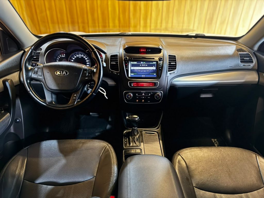 Sorento 2.4 16V 4x2 Aut. — foto 8