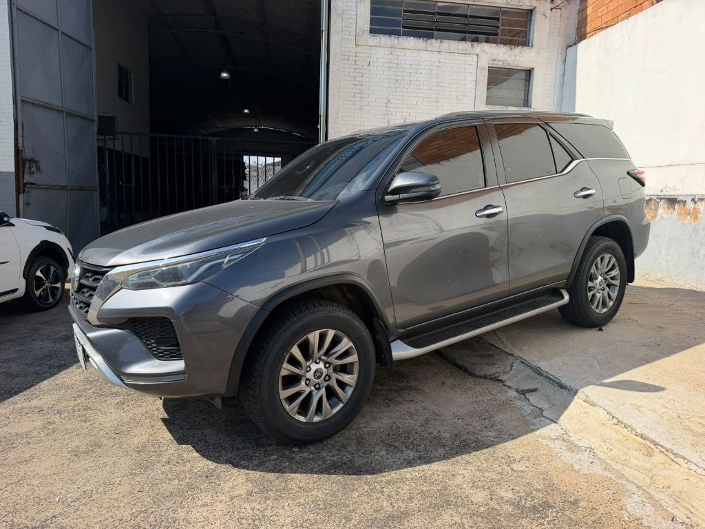 Hilux SW4 SRX 4x4 2.8 TDI 16V Dies. Aut. — foto 1