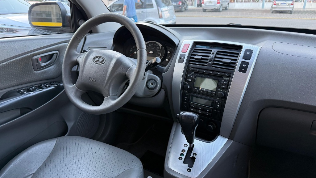 Tucson 2.7 MPFI 24V 175cv Aut. — foto 7
