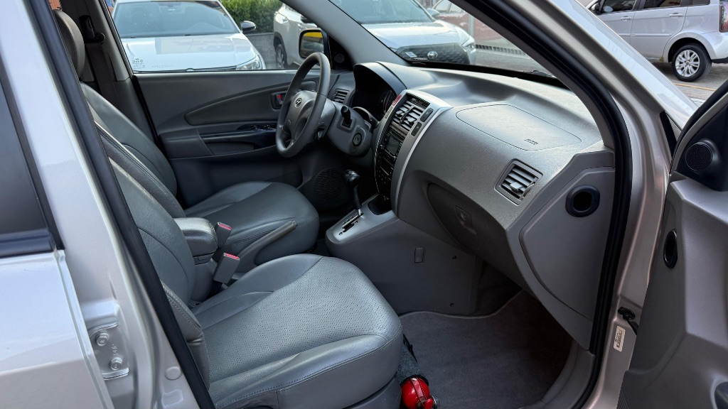 Tucson 2.7 MPFI 24V 175cv Aut. — foto 10