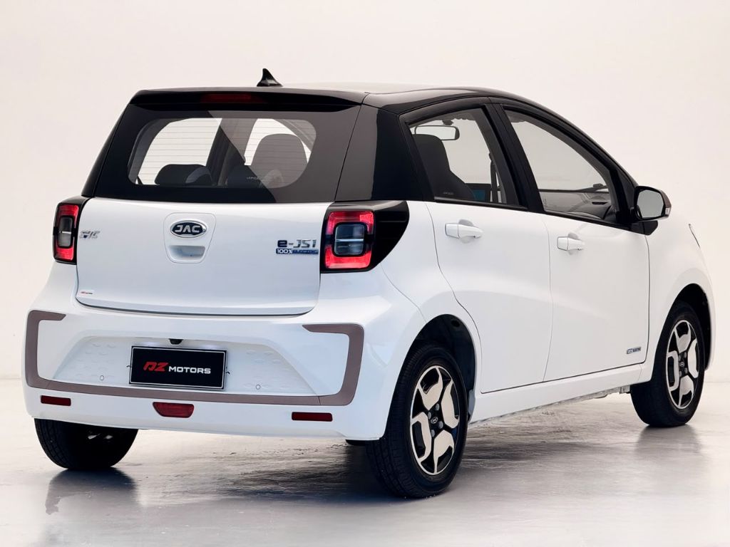 e-JS1 62cv 5p Aut. (Elétrico) — foto 8