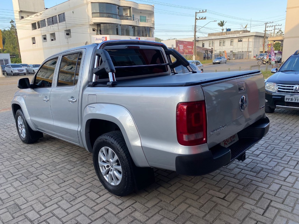 AMAROK Comfor. CD 2.0 TDI 4x4 Dies. Aut. — foto 4