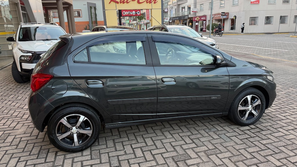 ONIX HATCH LTZ 1.4 8V FlexPower 5p Mec. — foto 6