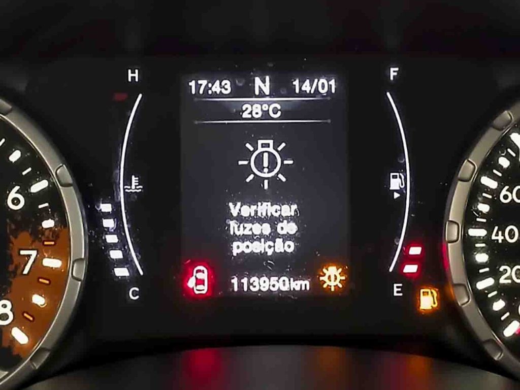 RENEGADE 1.8 16V FLEX SPORT 4P MANUAL — foto 4