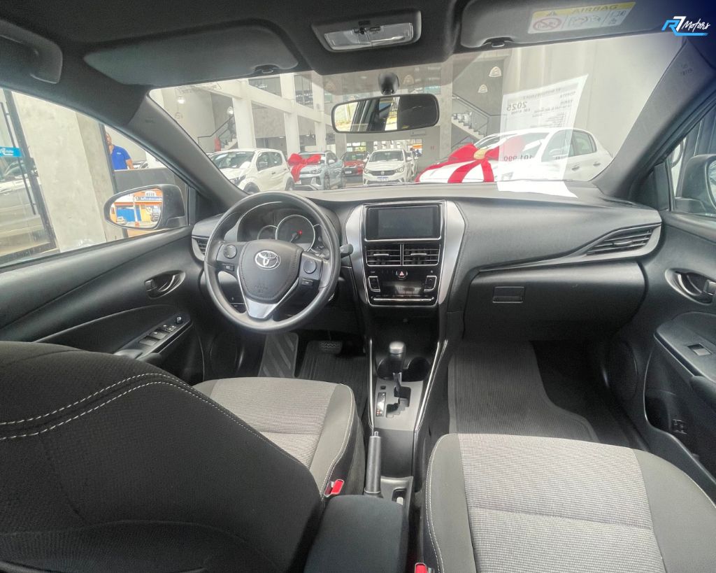 YARIS XL 1.5 Flex 16V 5p Aut. — foto 4