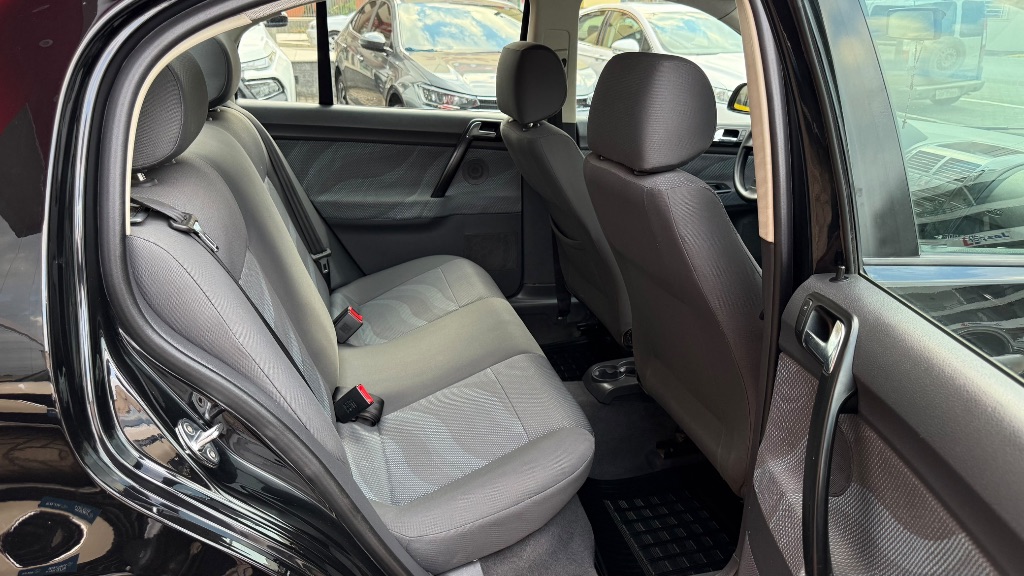 Polo Sedan 1.6 Mi Total Flex 8V 4p — foto 10