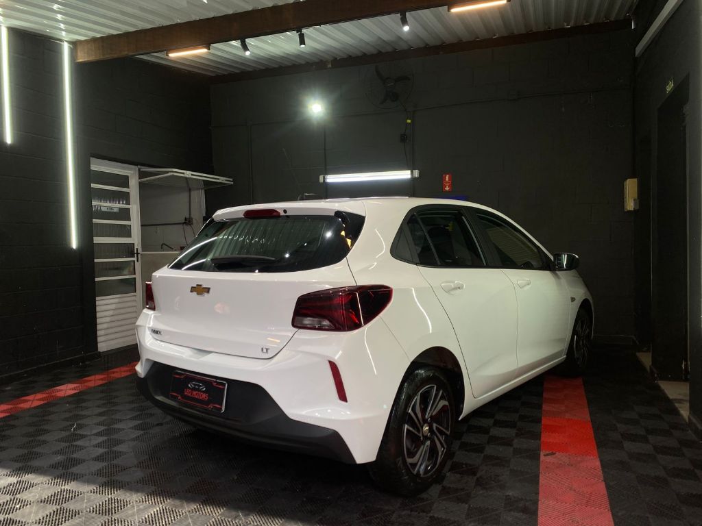 ONIX HATCH LT 1.0 12V Flex 5p Mec. — foto 4