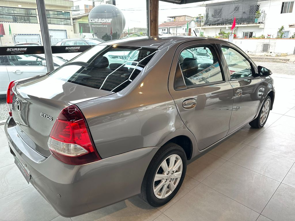 ETIOS X Plus Sedan 1.5 Flex 16V 4p Mec. — foto 4