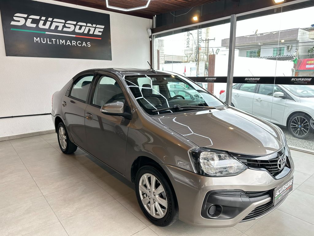 ETIOS X Plus Sedan 1.5 Flex 16V 4p Mec. — foto 2