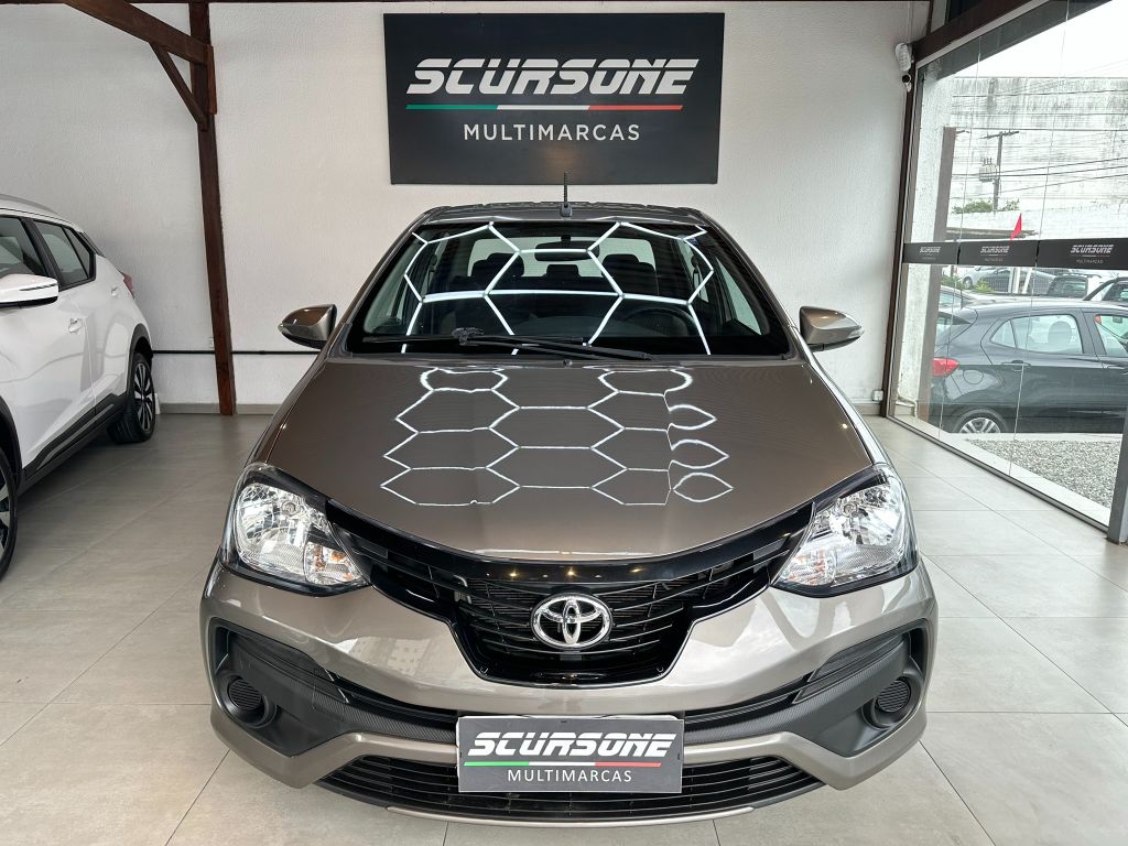 ETIOS X Plus Sedan 1.5 Flex 16V 4p Mec. — foto 7