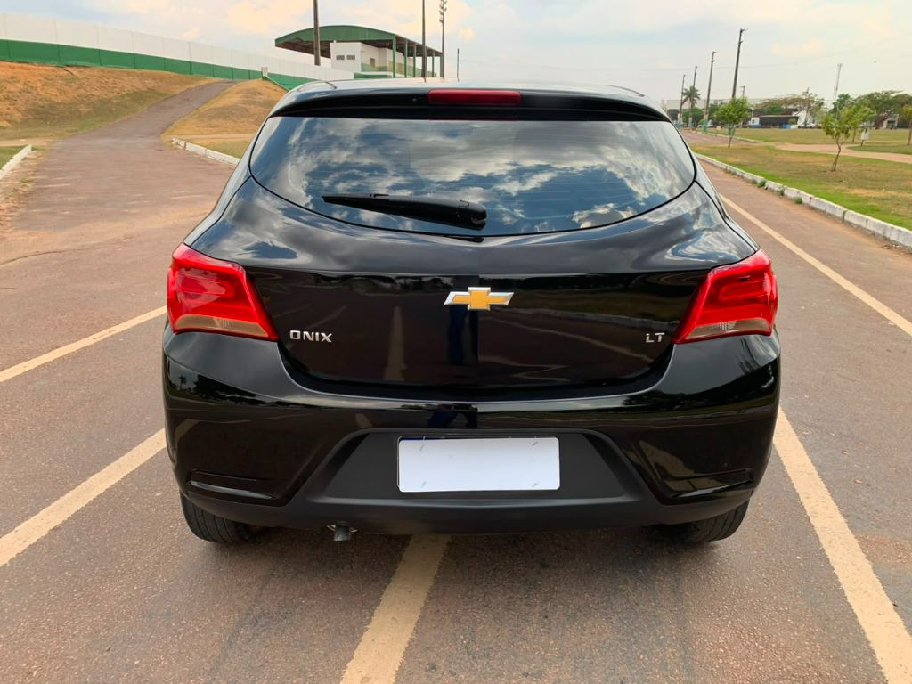 ONIX HATCH LT 1.0 8V FlexPower 5p Mec. — foto 14