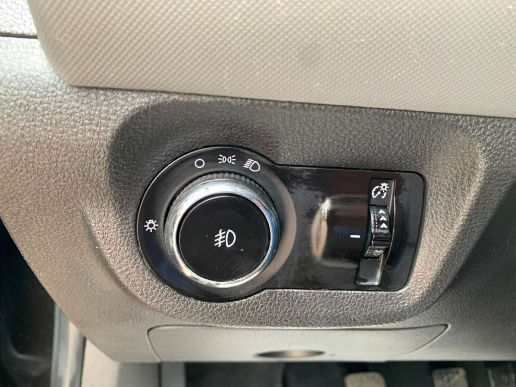 ONIX HATCH LT 1.0 8V FlexPower 5p Mec. — foto 17