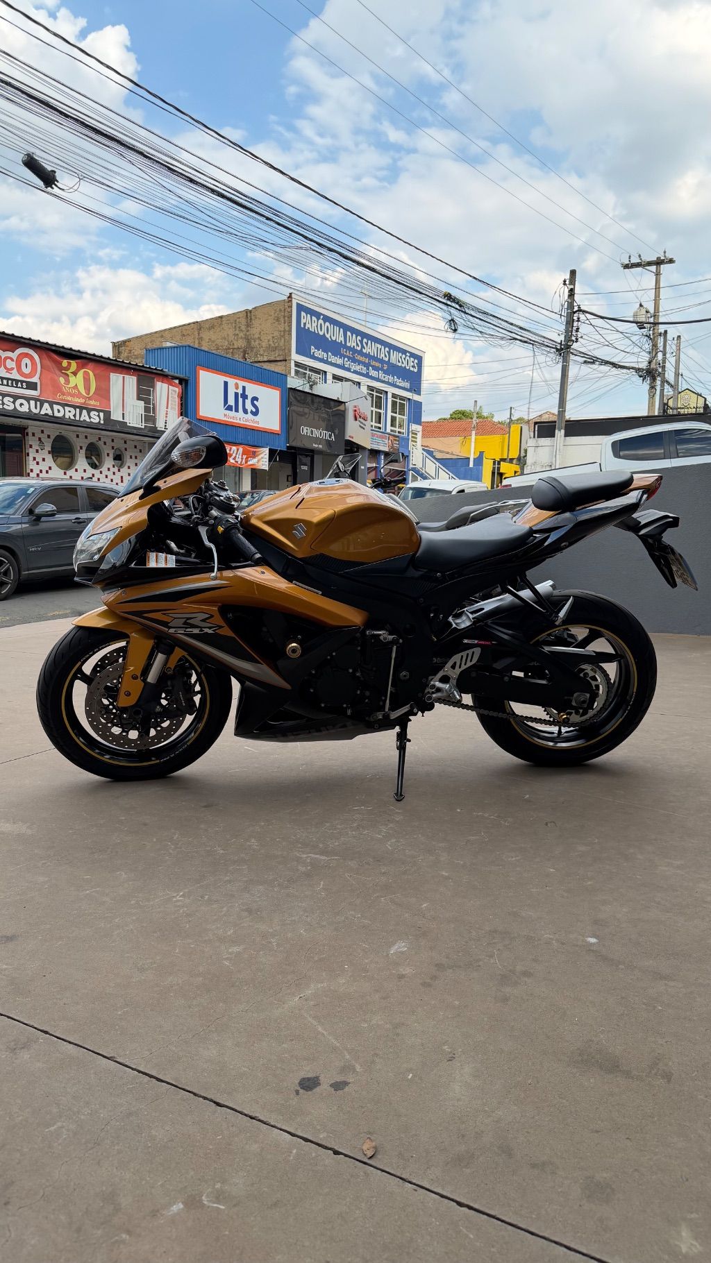 GSX-R 750 W SRAD — foto 4