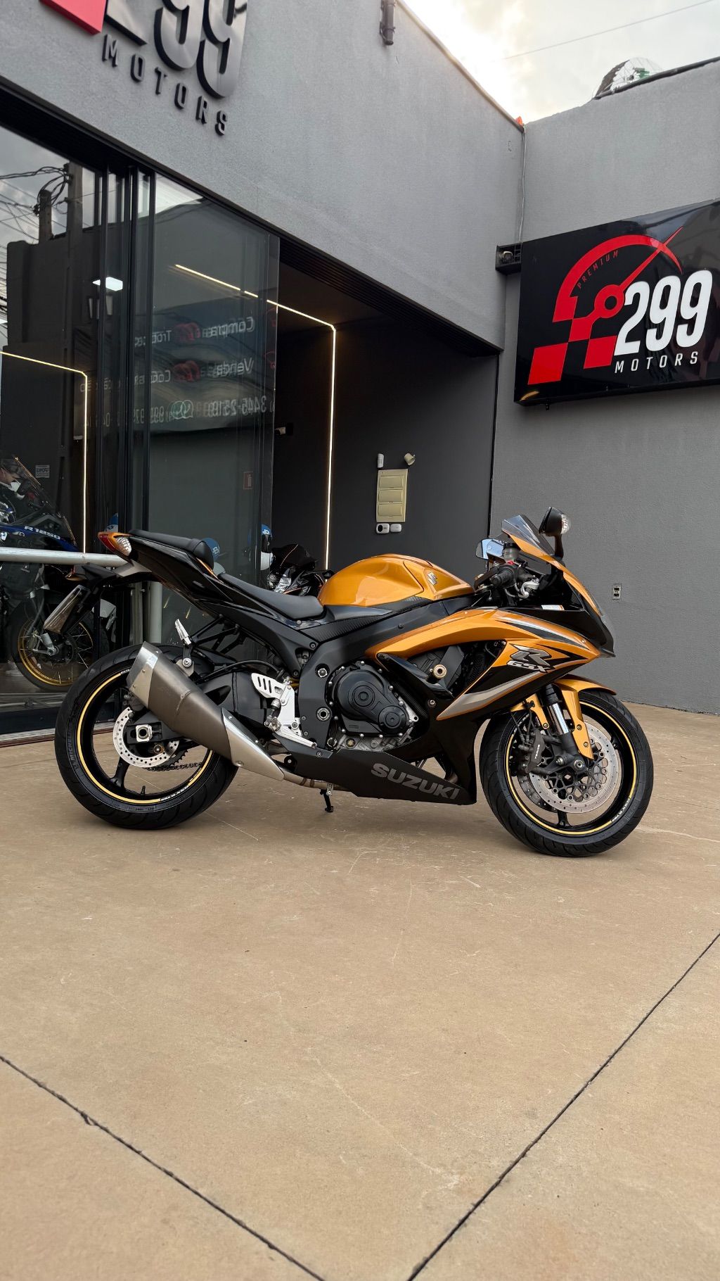 GSX-R 750 W SRAD — foto 3