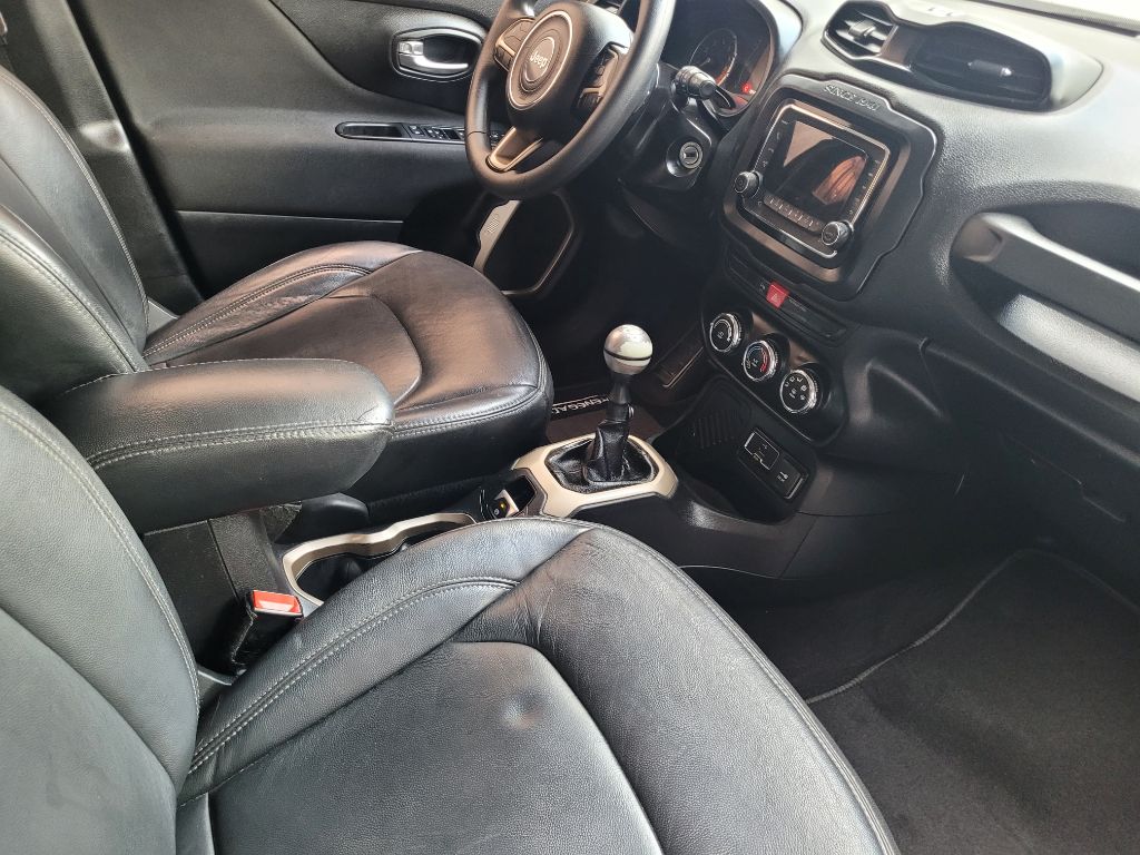 Renegade Sport 1.8 flex 4x2 manual. — foto 9
