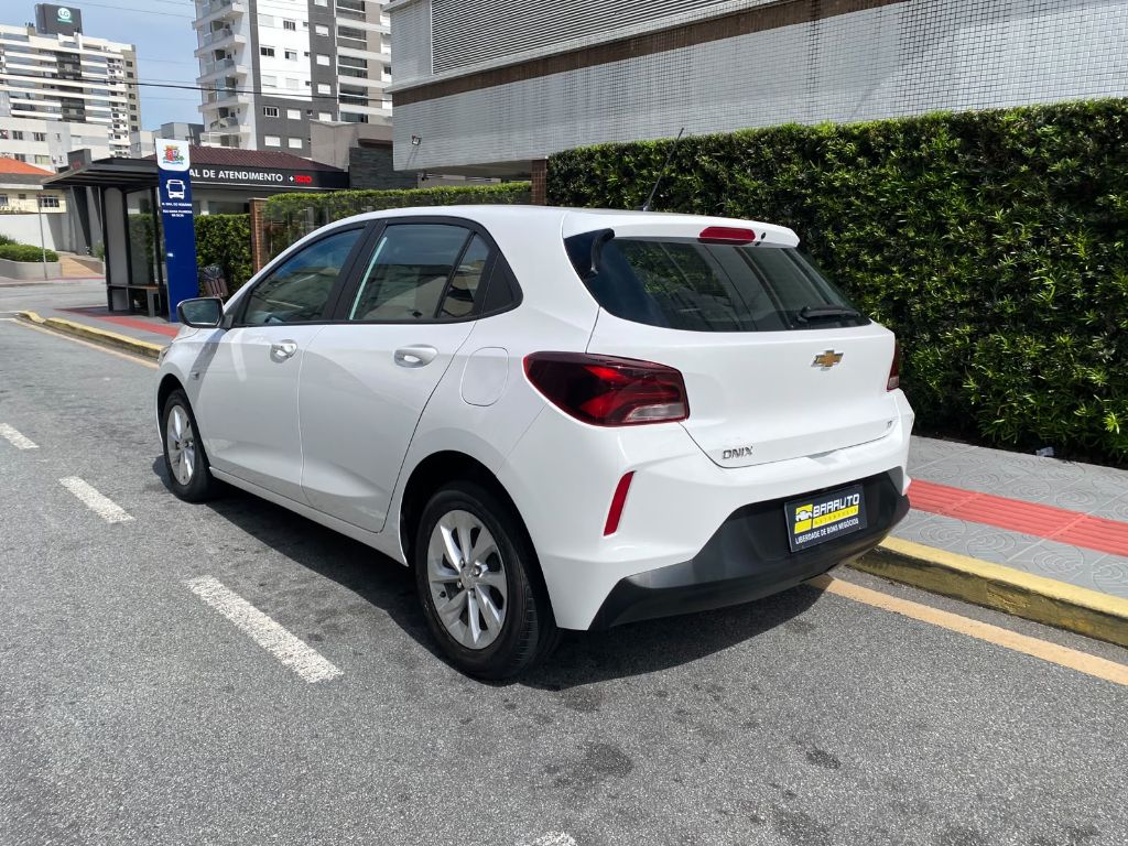 ONIX HATCH LT 1.0 12V Flex 5p Mec. — foto 4