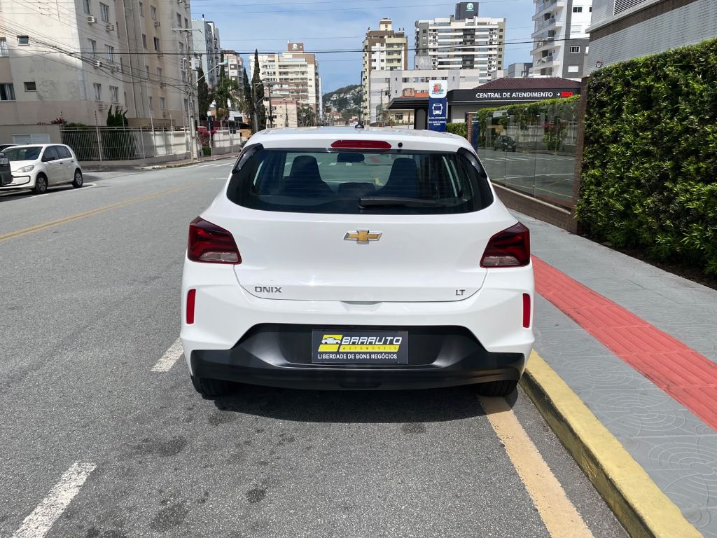 ONIX HATCH LT 1.0 12V Flex 5p Mec. — foto 5