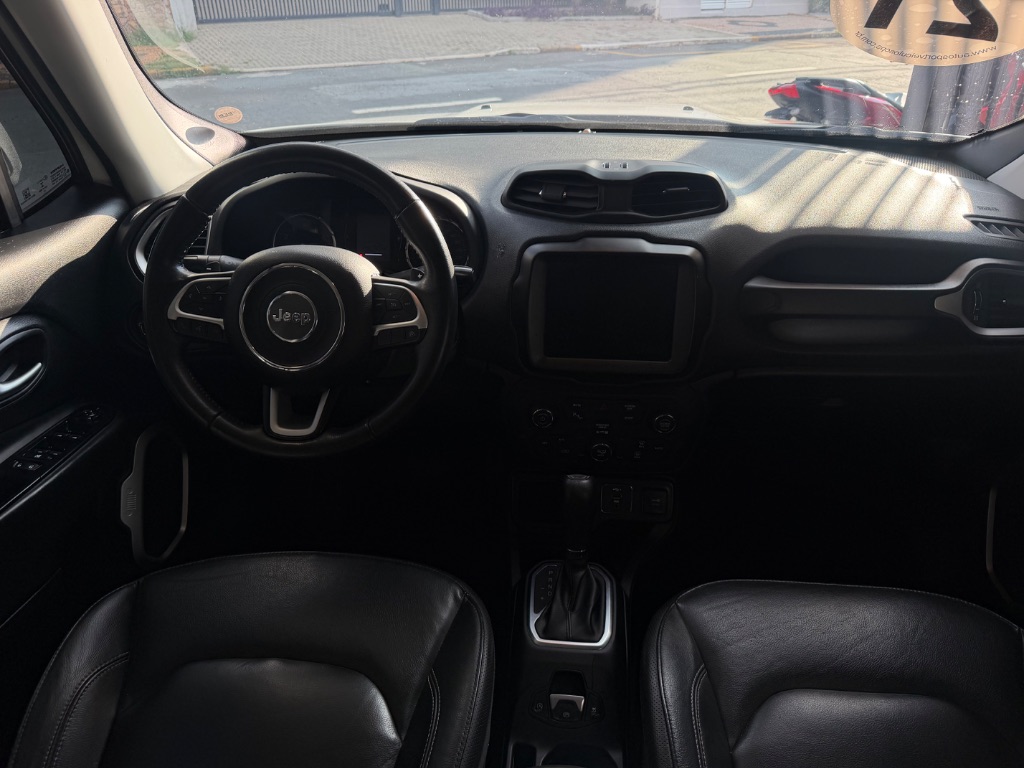 Renegade Longitude 1.8 4x2 Flex 16V Aut. — foto 9
