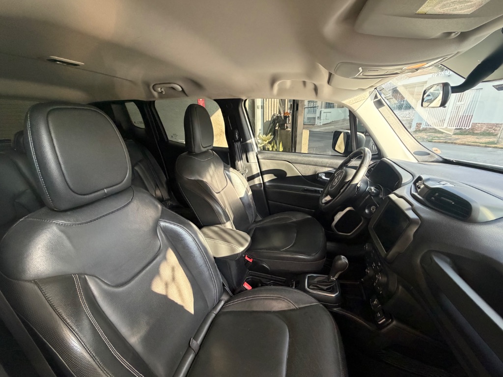 Renegade Longitude 1.8 4x2 Flex 16V Aut. — foto 12