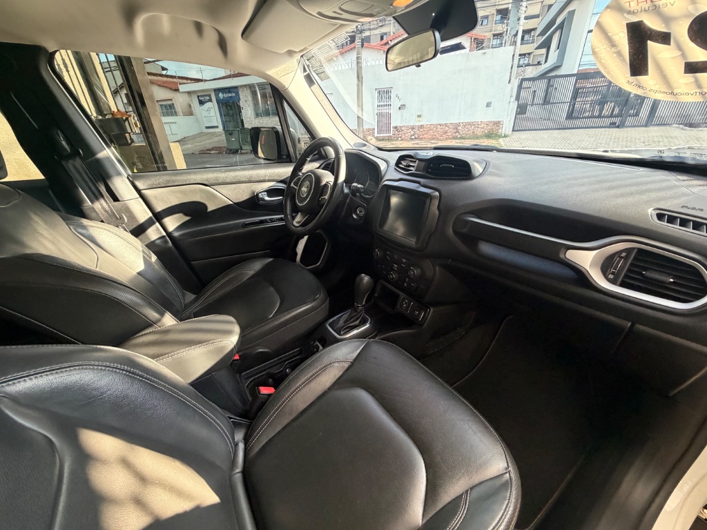Renegade Longitude 1.8 4x2 Flex 16V Aut. — foto 13
