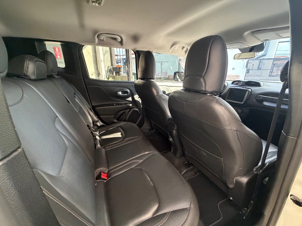 Renegade Longitude 1.8 4x2 Flex 16V Aut. — foto 15
