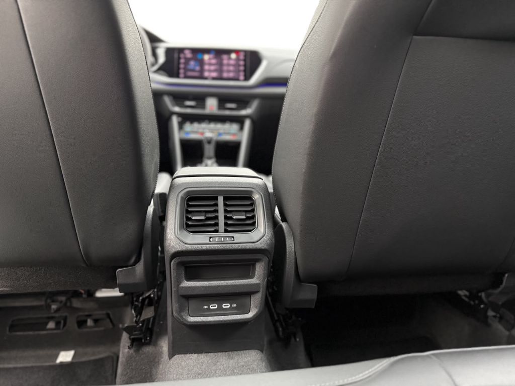 TAOS Highline 1.4 250 TSI Flex Aut. — foto 6