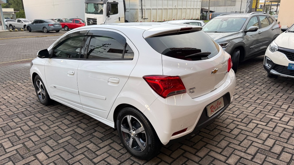 ONIX HATCH LTZ 1.4 8V FlexPower 5p Mec. — foto 3
