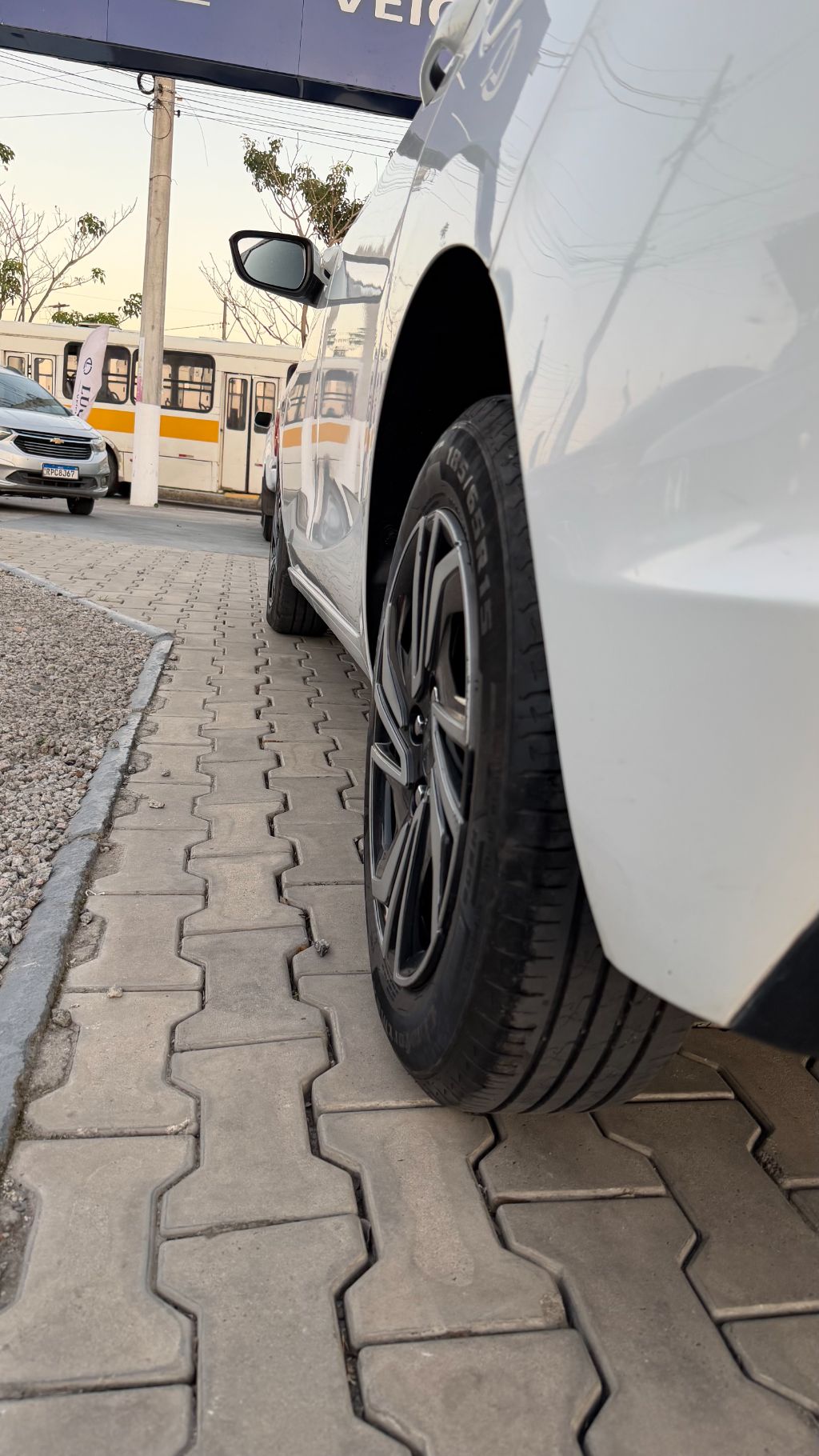 ONIX HATCH LT 1.0 12V Flex 5p Mec. — foto 16