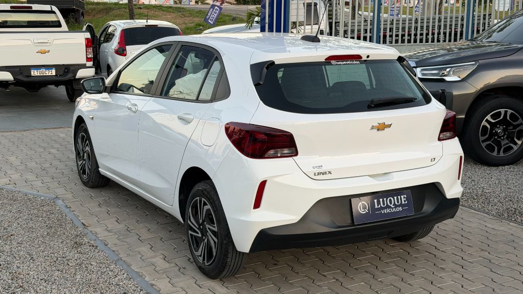 ONIX HATCH LT 1.0 12V Flex 5p Mec. — foto 4