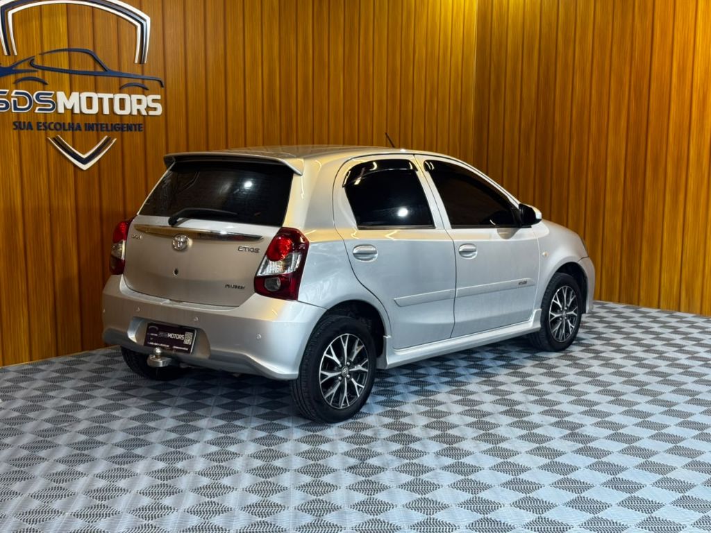 ETIOS PLATINUM 1.5 Flex 16V 4p Aut. — foto 3