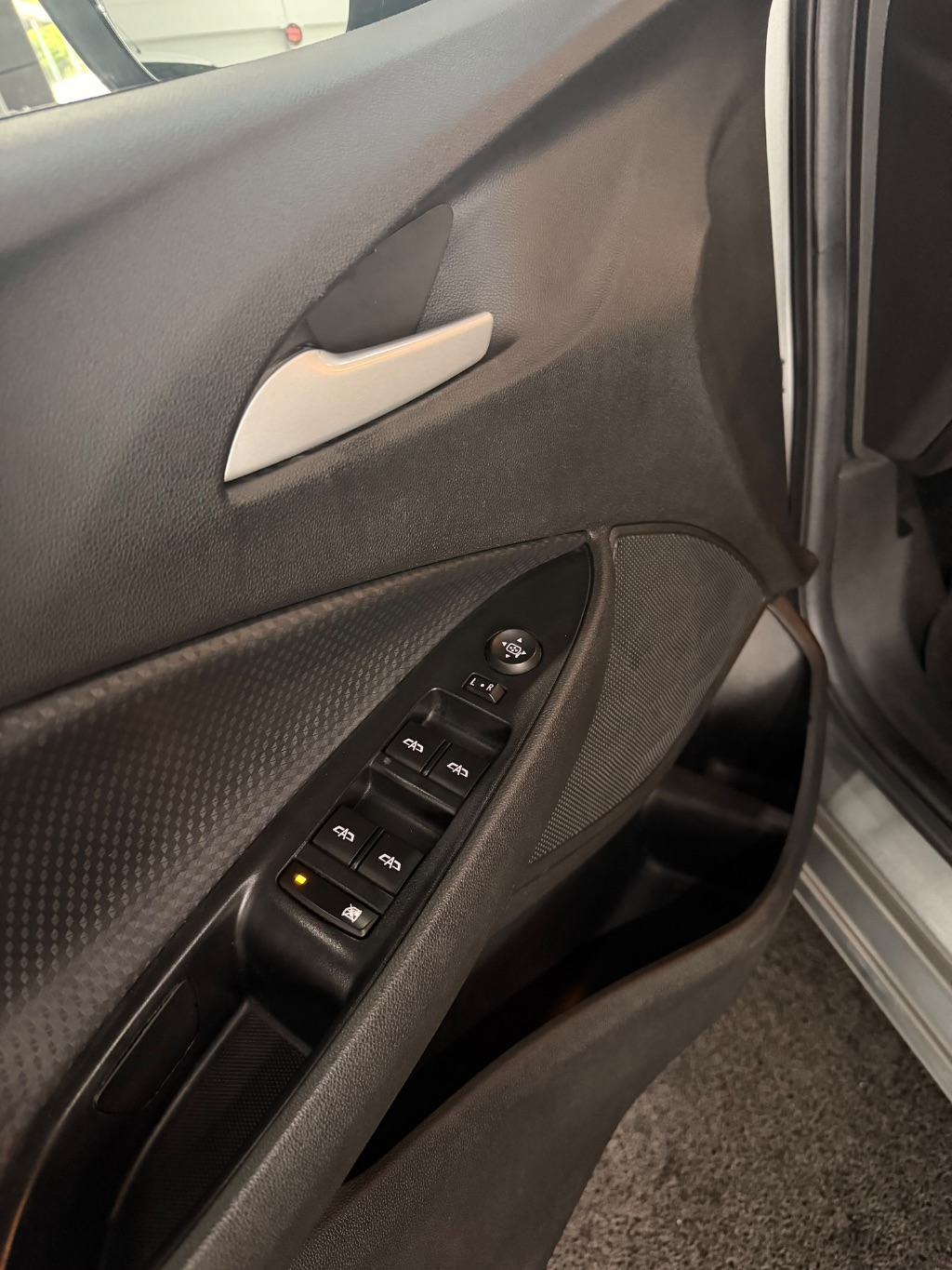 ONIX HATCH 1.0 12V Flex 5p Mec. — foto 4