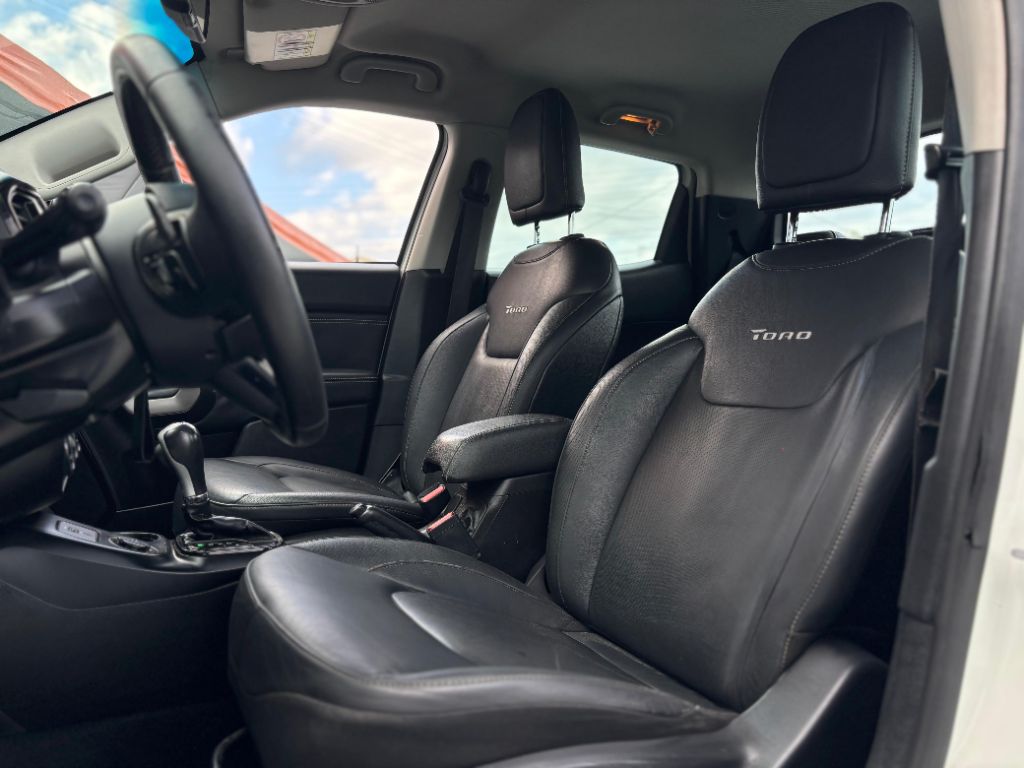 Toro Freedom 1.8 16V Flex Aut. — foto 11