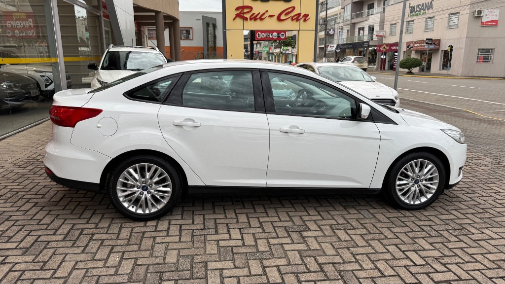 Focus Fastback SE/SE PLUS 2.0 Flex Aut. — foto 6