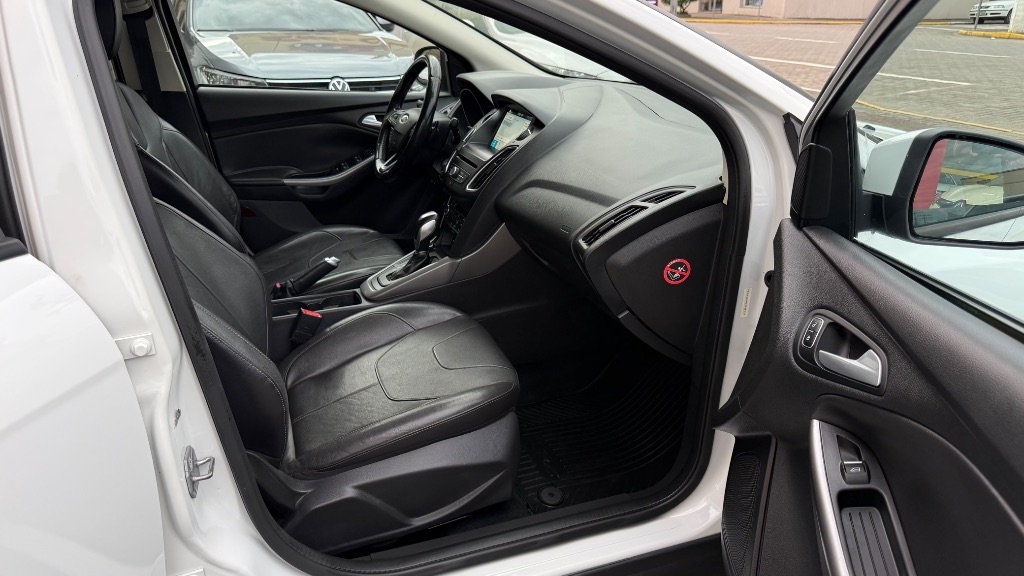 Focus Fastback SE/SE PLUS 2.0 Flex Aut. — foto 9