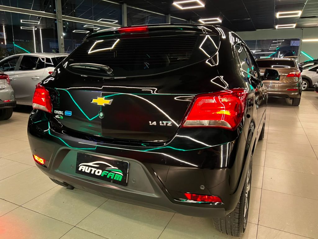 ONIX HATCH LTZ 1.4 8V FlexPower 5p Mec. — foto 16
