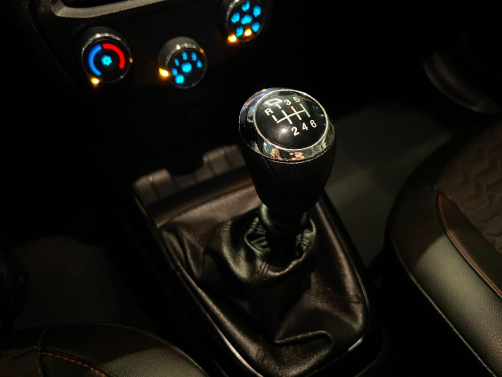 ONIX HATCH LTZ 1.4 8V FlexPower 5p Mec. — foto 14