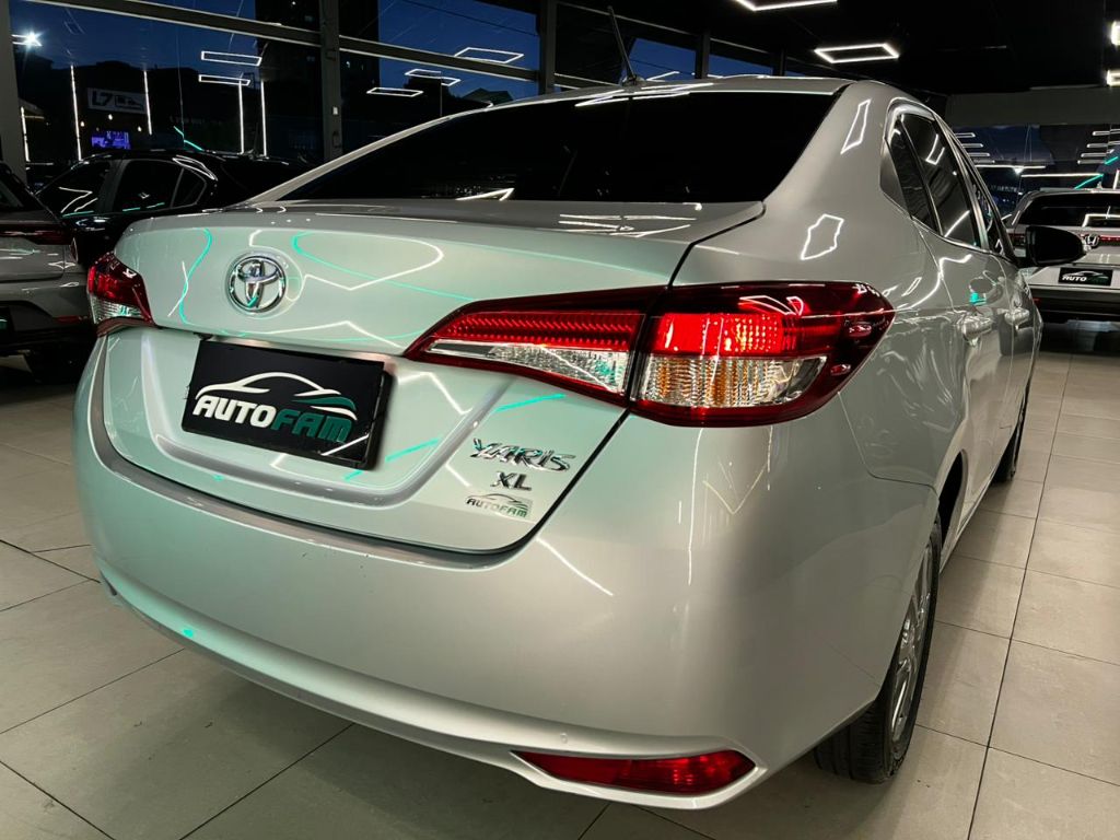 YARIS XL Plus Con. Sed. 1.5 Flex 16V Aut — foto 17
