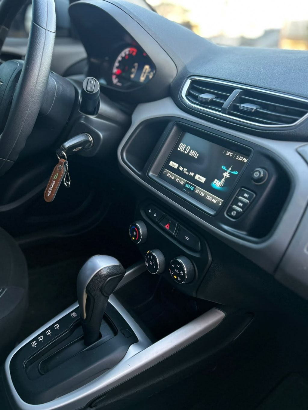 ONIX HATCH LT 1.4 8V FlexPower 5p Aut. — foto 2